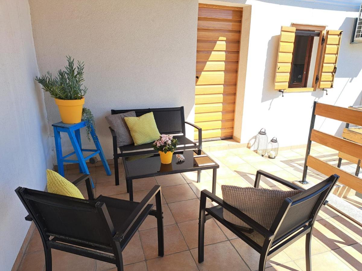 Family Apartment In Center Of Murter Luaran gambar