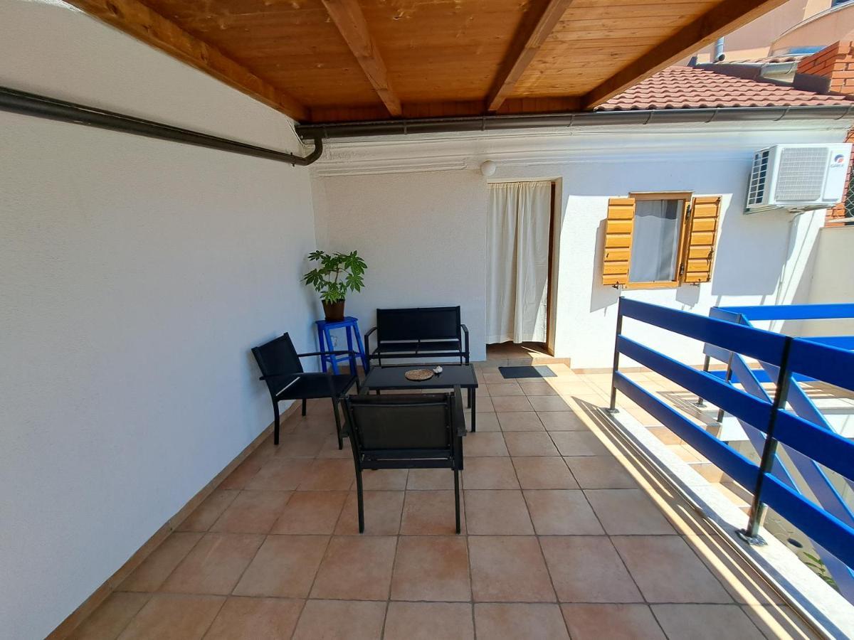 Family Apartment In Center Of Murter Luaran gambar
