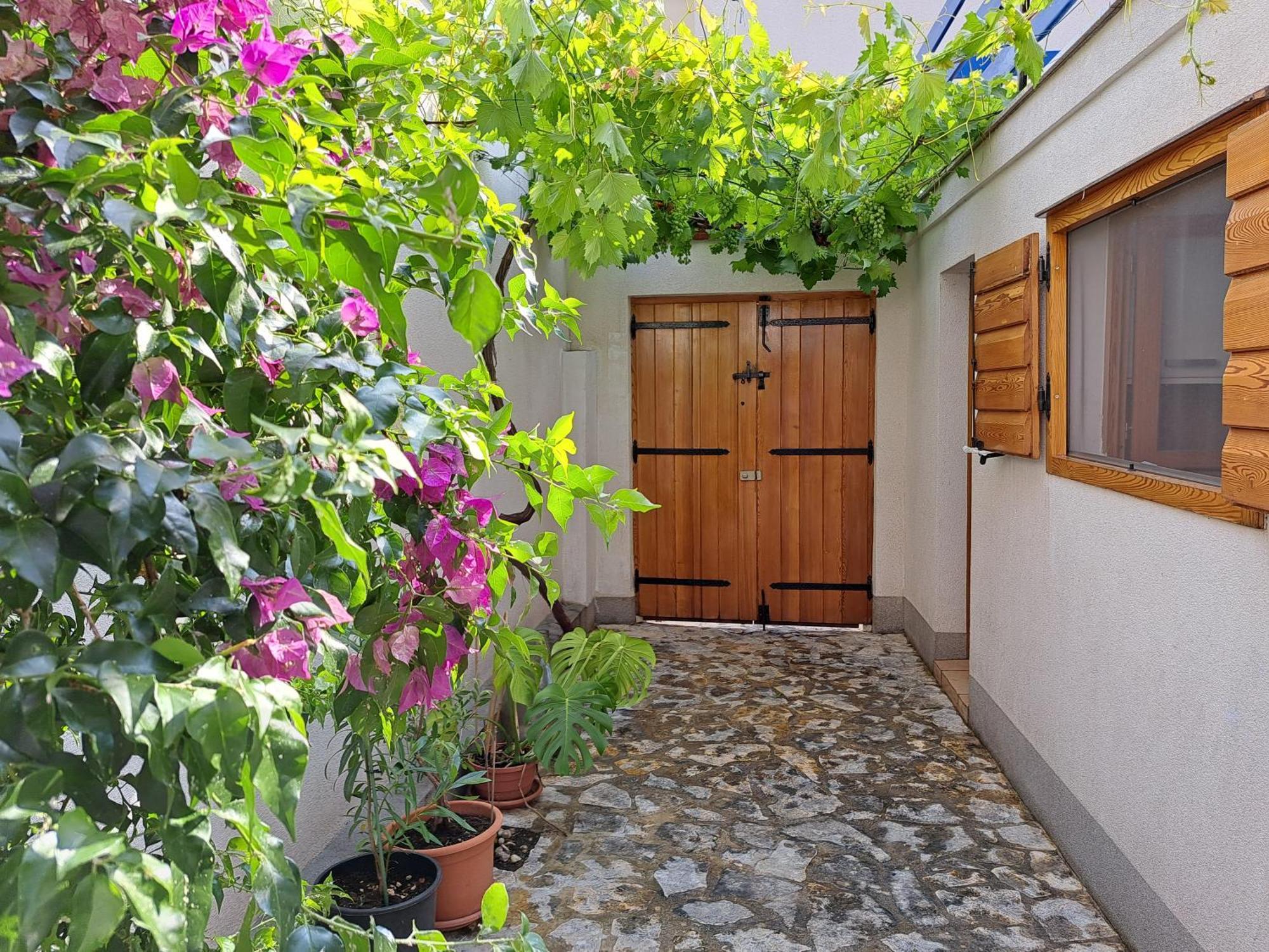 Family Apartment In Center Of Murter Luaran gambar